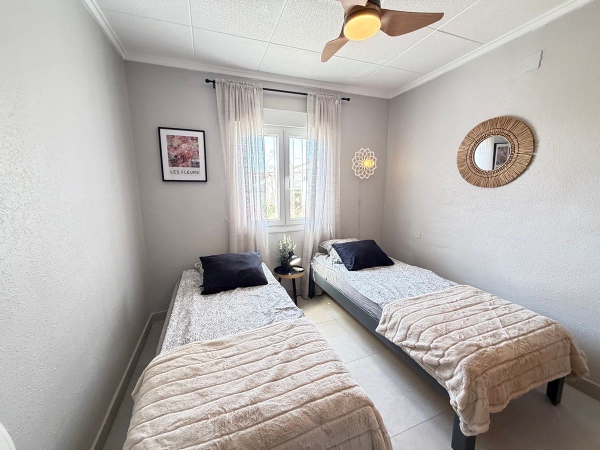 3 soverom Villa til salgs i San Luis med svømmebasseng garasje - € 399 900 (Ref: 10137073)