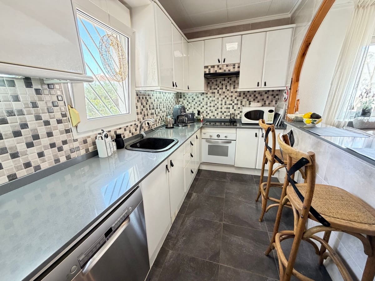 3 soverom Villa til salgs i San Luis med svømmebasseng garasje - € 399 900 (Ref: 10137073)