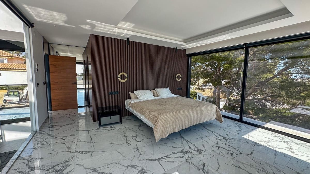 4 bedroom Villa for sale in Orihuela with pool garage - € 2,950,000 (Ref: 10137083)