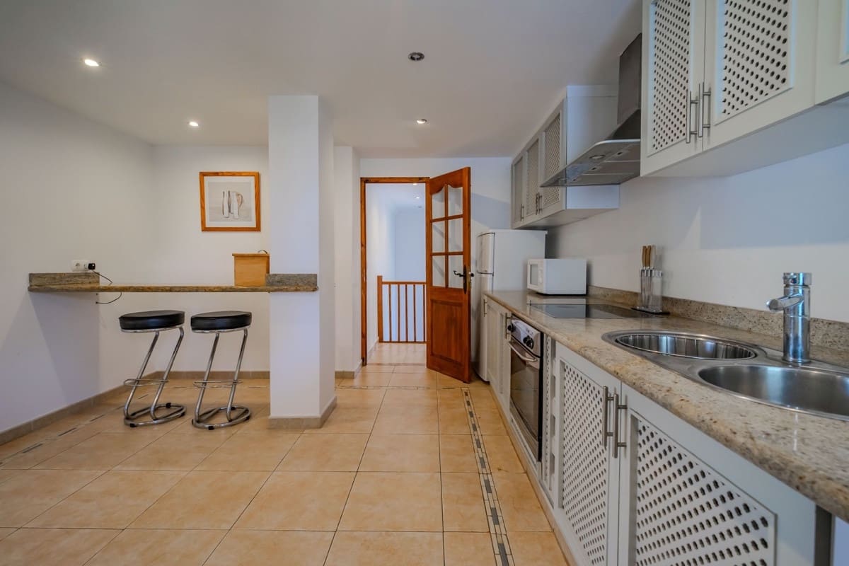 4 soverom Villa til salgs i Orihuela med svømmebasseng garasje - € 2 500 000 (Ref: 10137084)