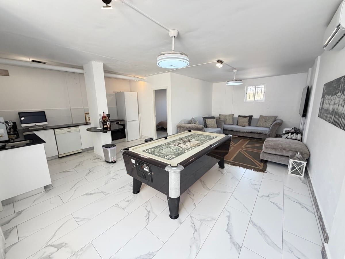 5 sypialnia Willa na sprzedaż w Orihuela z basenem - 450 000 € (Ref: 10137092)