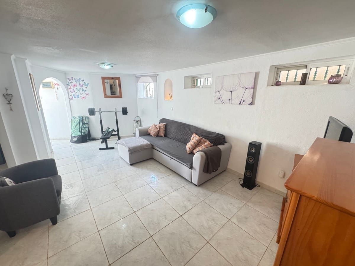 Chalet de 4 habitaciones en Orihuela en venta - 299.000 € (Ref: 10137093)