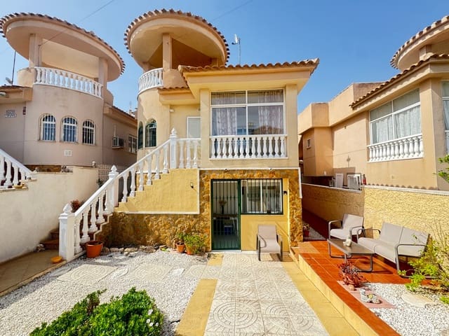 Chalet de 4 habitaciones en Villamartin, Orihuela en venta - 299.000 € (Ref: 10137093)