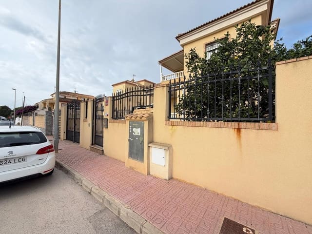 4 soverom Villa til salgs i Lomas de Cabo Roig - Los Dolses, Orihuela med svømmebasseng garasje - € 380 000 (Ref: 10137188)