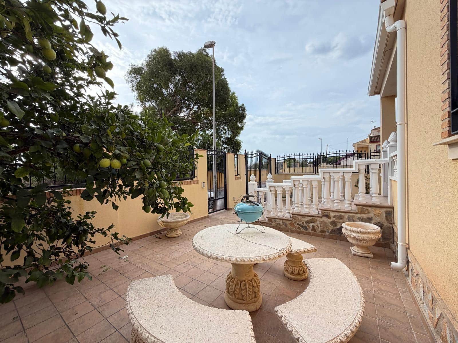 4 soverom Villa til salgs i Orihuela Costa med svømmebasseng garasje - € 380 000 (Ref: 10137188)