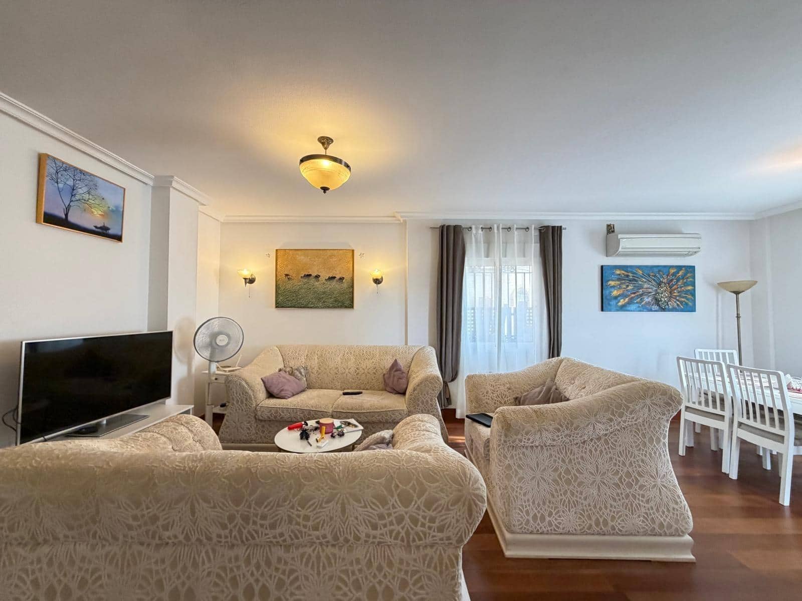 4 soverom Villa til salgs i Orihuela Costa med svømmebasseng garasje - € 380 000 (Ref: 10137188)
