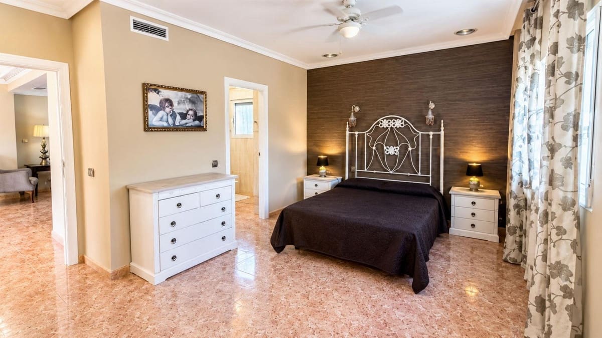 4 chambre Maison de Ville à vendre à Benferri avec piscine garage - 467 000 € (Ref: 10137196)