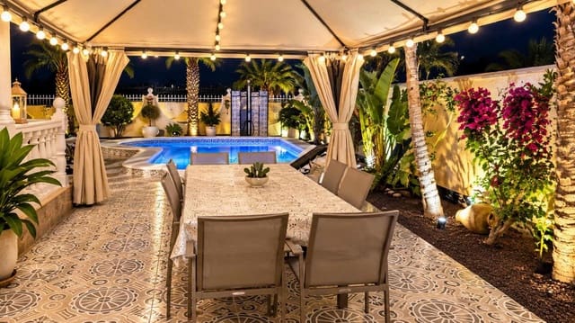 4 bedroom Townhouse for sale in Benferri with pool garage - € 467,000 (Ref: 10137196)