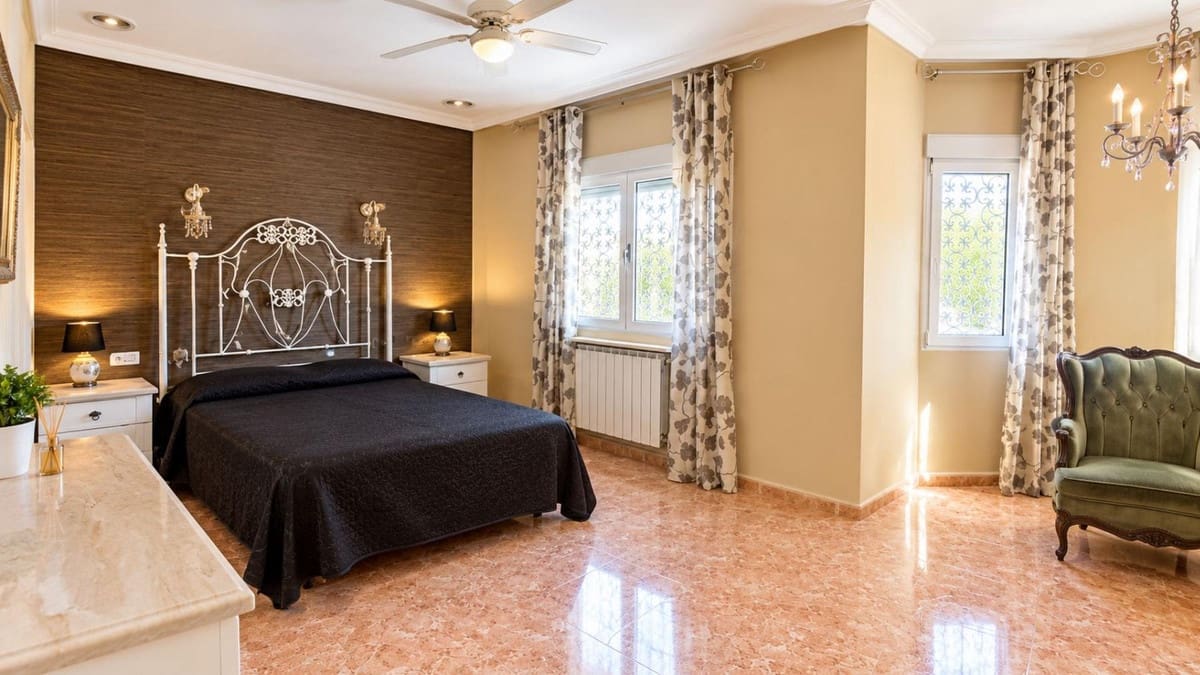 4 chambre Maison de Ville à vendre à Benferri avec piscine garage - 467 000 € (Ref: 10137196)