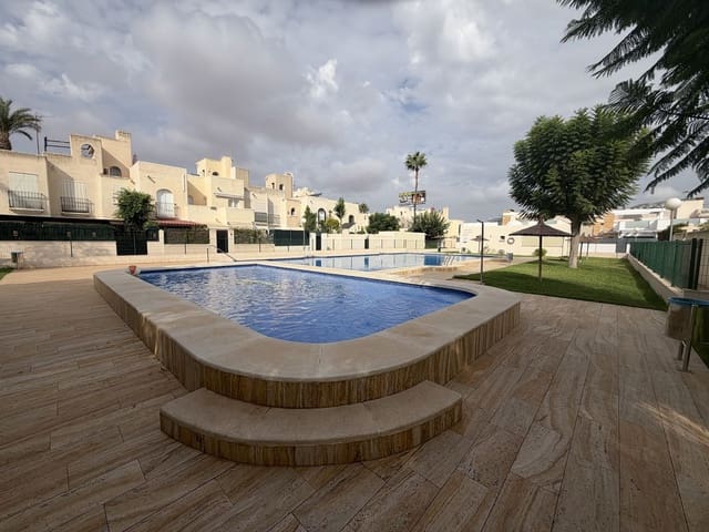 2 chambre Villa/Maison à vendre à Puerto Deportivo, Torrevieja avec piscine garage - 179 990 € (Ref: 10137206)