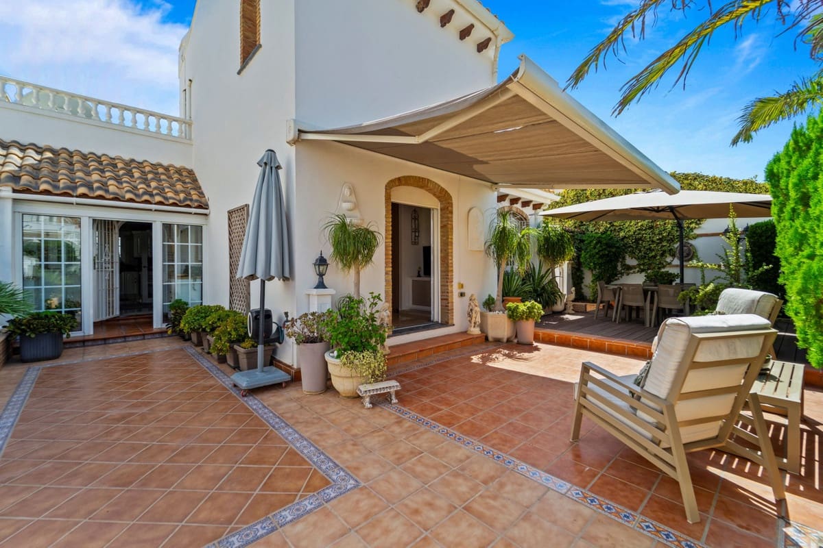 3 soverom Villa til salgs i Orihuela med garasje - € 479 000 (Ref: 10137212)