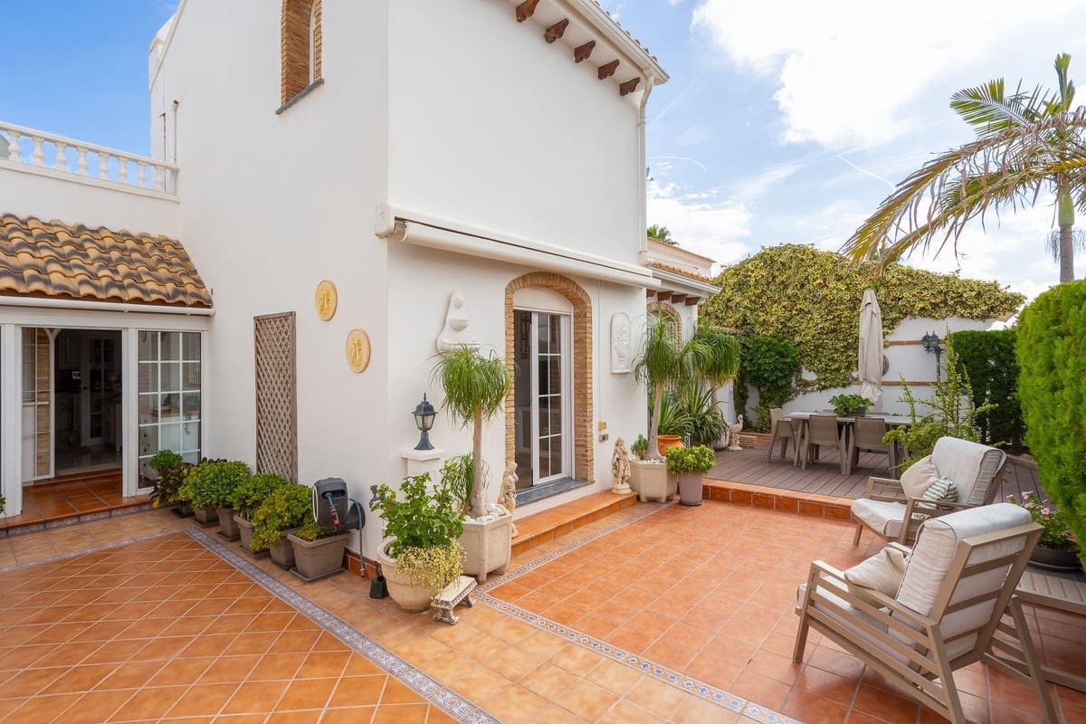 3 soverom Villa til salgs i Orihuela med garasje - € 479 000 (Ref: 10137212)