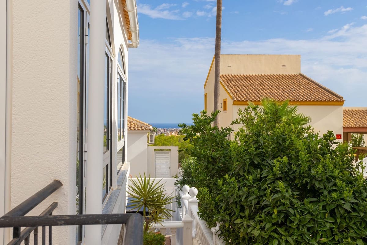 3 soverom Villa til salgs i Orihuela med garasje - € 479 000 (Ref: 10137212)