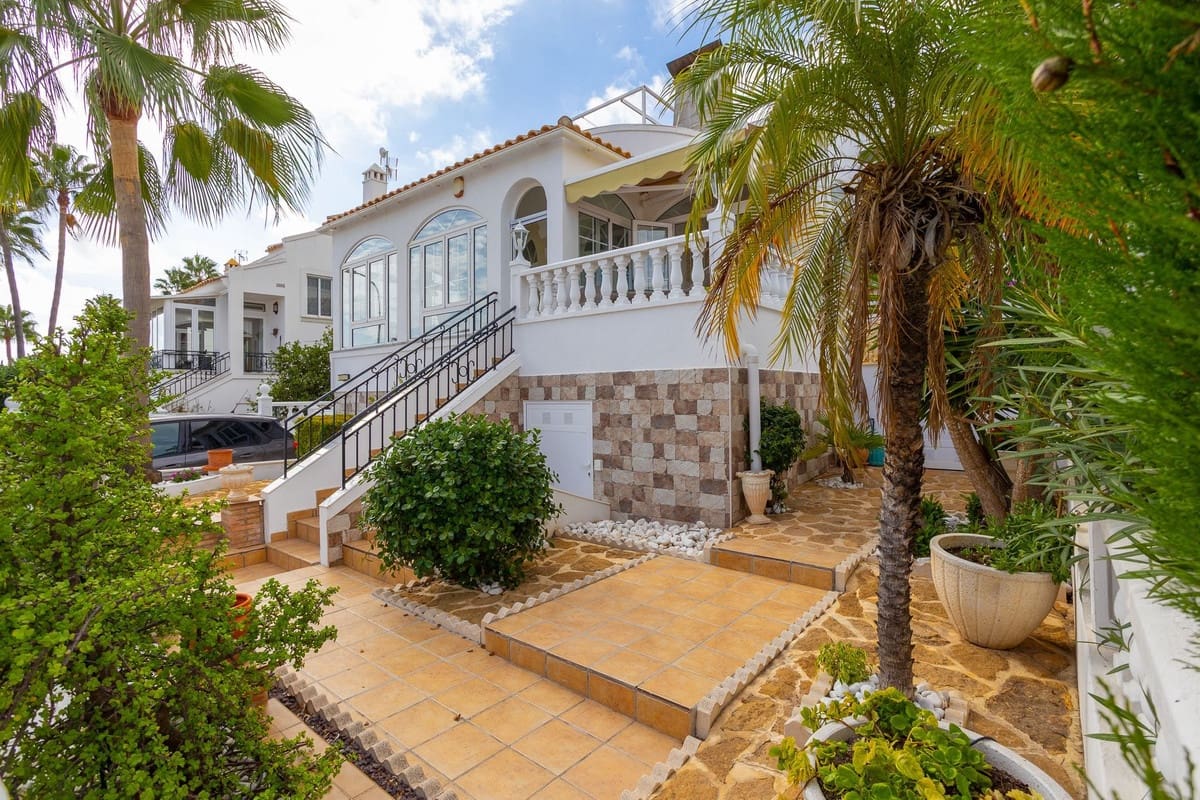 3 soverom Villa til salgs i Orihuela med garasje - € 479 000 (Ref: 10137212)