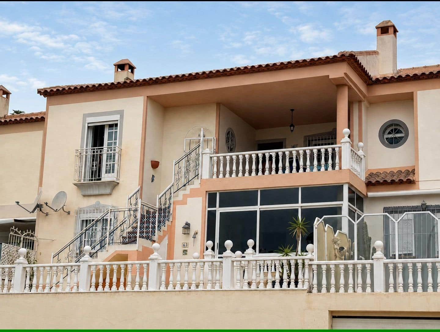 2 makuuhuone Bungalow myytävänä paikassa Torrevieja mukana uima-altaan - 175 000 € (Ref: 10137331)