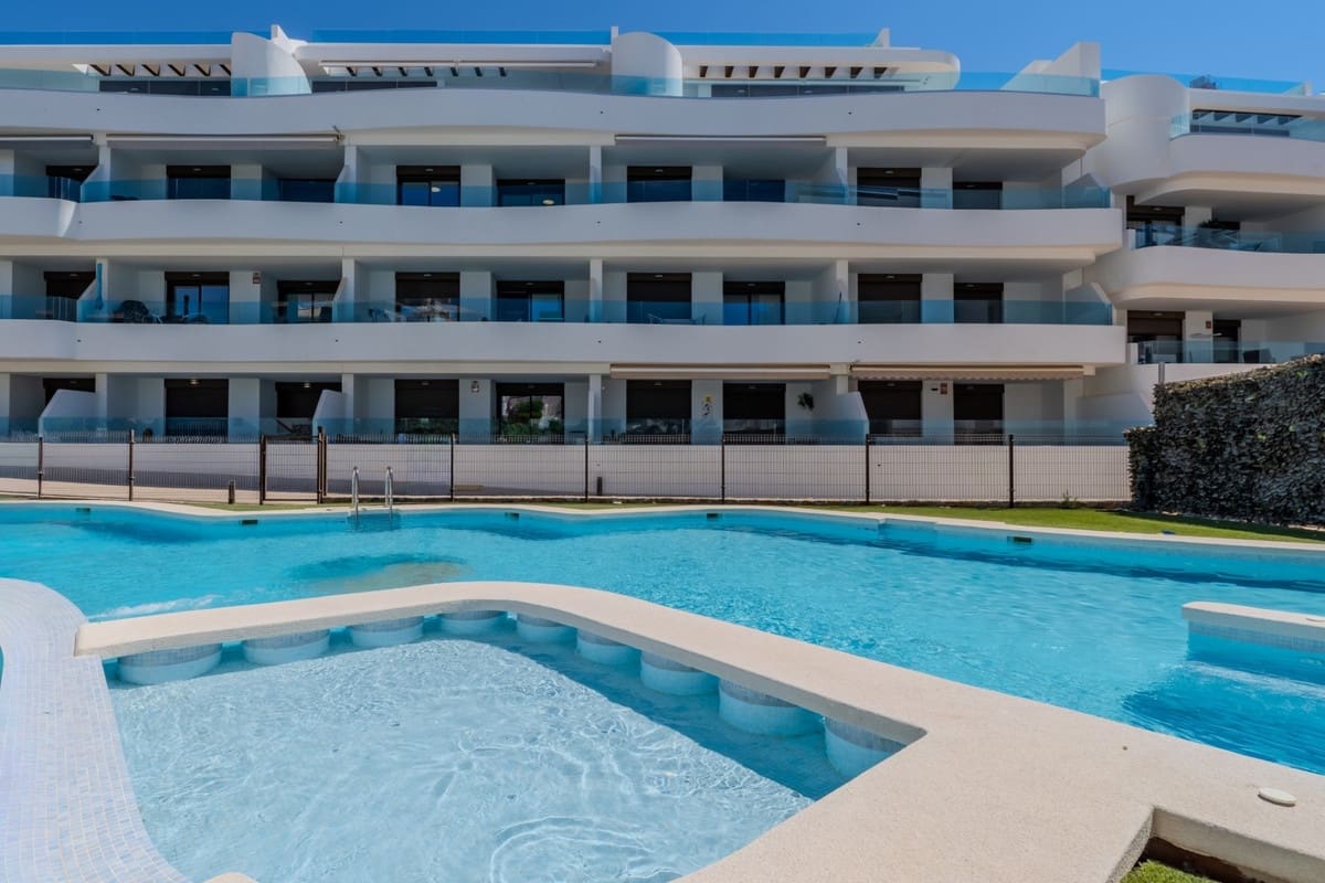 2 soverom Leilighet til salgs i Orihuela med svømmebasseng garasje - € 359 000 (Ref: 10137363)