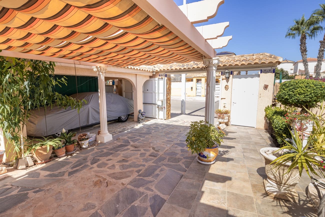 4 slaapkamer Villa te koop in La Regia met zwembad garage - € 560.000 (Ref: 10137463)