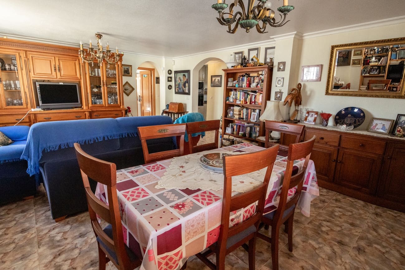 4 slaapkamer Villa te koop in La Regia met zwembad garage - € 560.000 (Ref: 10137463)