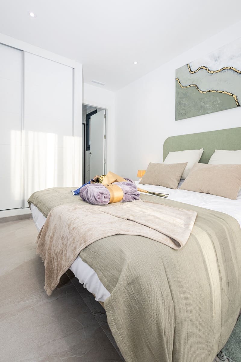 2 slaapkamer Appartement te koop in Torrevieja met zwembad garage - € 279.000 (Ref: 10137540)