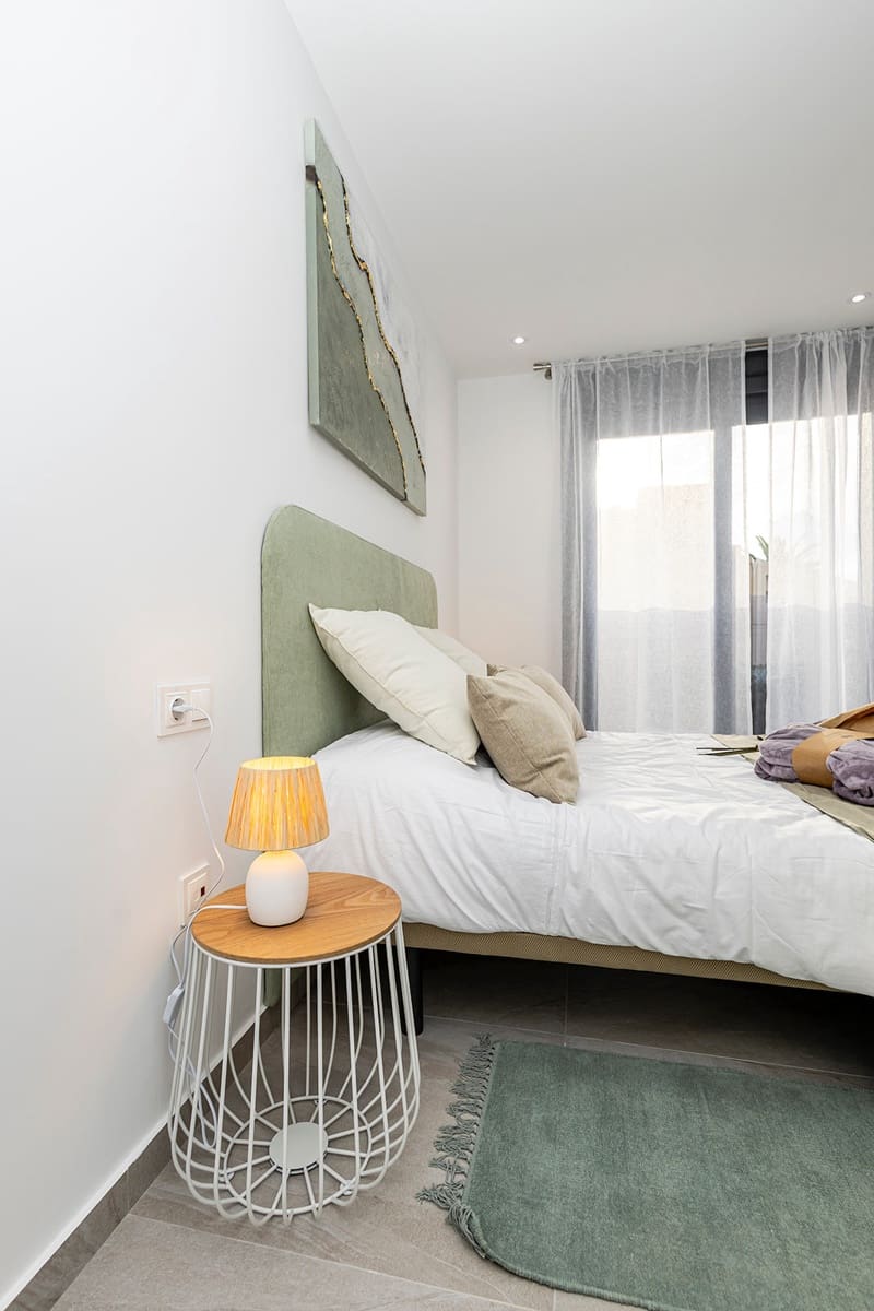 2 slaapkamer Appartement te koop in Torrevieja met zwembad garage - € 279.000 (Ref: 10137540)
