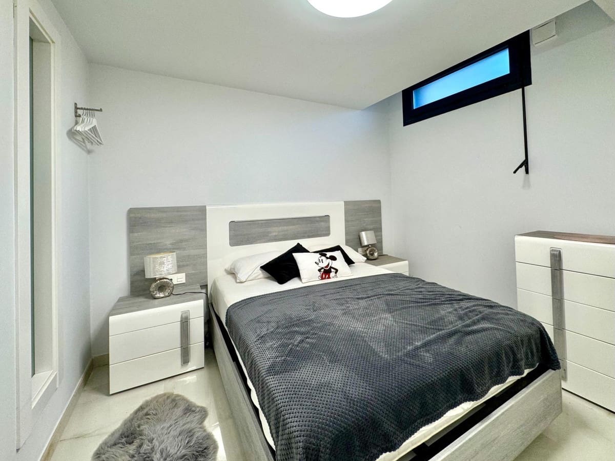 4 soverom Villa til salgs i Orihuela med svømmebasseng garasje - € 735 000 (Ref: 10137611)