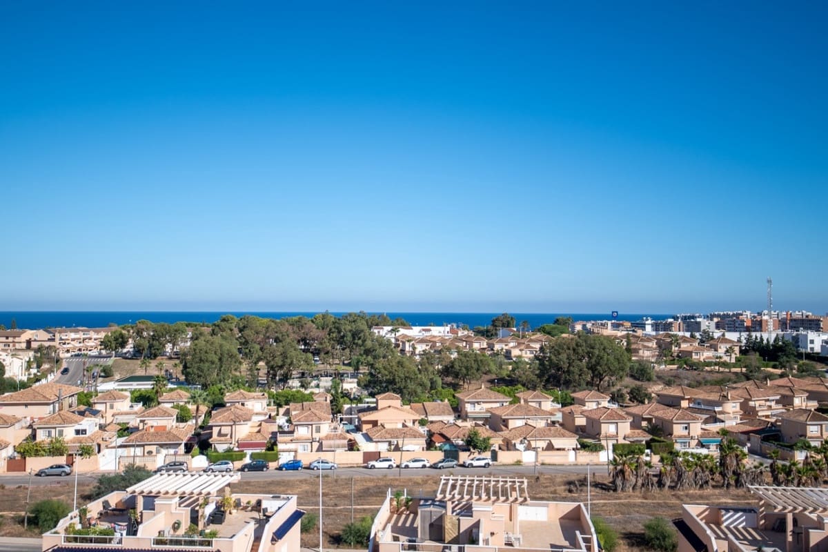 2 slaapkamer Appartement te koop in Orihuela met zwembad garage - € 330.000 (Ref: 10137618)