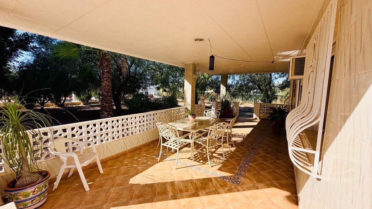4 Zimmer Villa zu verkaufen in Crevillente / Crevillent mit Pool Garage - 300.000 € (Ref: 10137622)