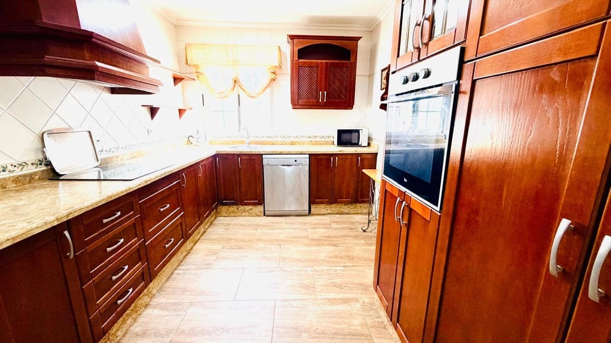 4 Zimmer Villa zu verkaufen in Crevillente / Crevillent mit Pool Garage - 300.000 € (Ref: 10137622)
