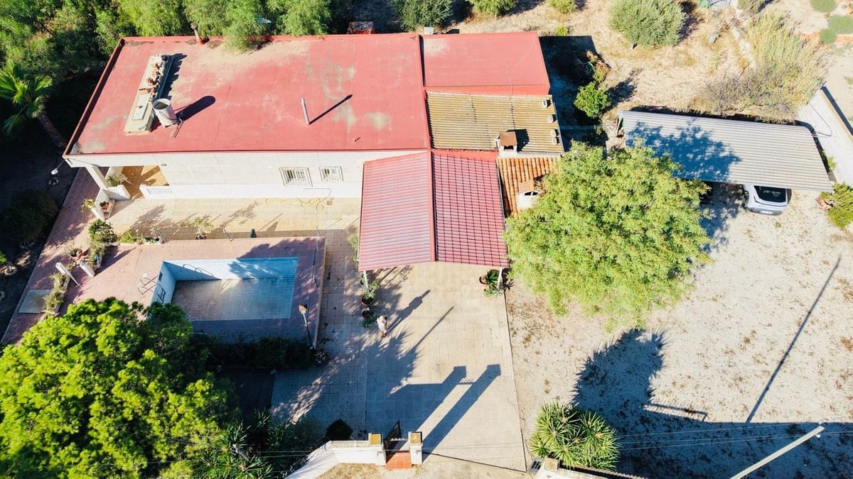 4 Zimmer Villa zu verkaufen in Crevillente / Crevillent mit Pool Garage - 300.000 € (Ref: 10137622)