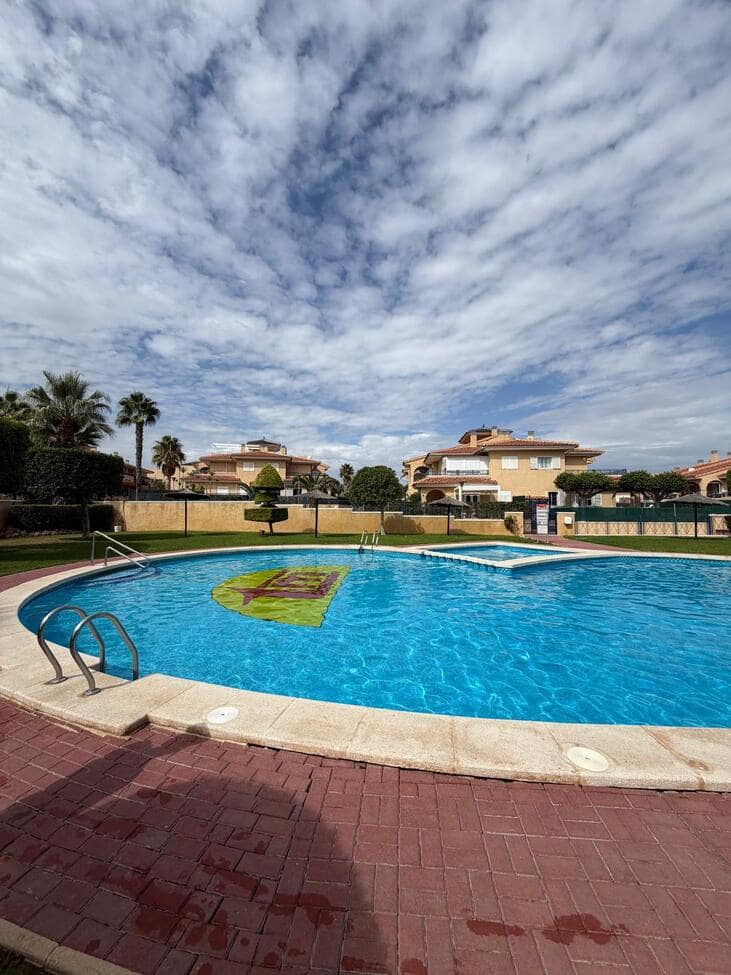 2 soveværelse Bungalow til salg i Gran Alacant med swimmingpool garage - € 199.900 (Ref: 10137744)