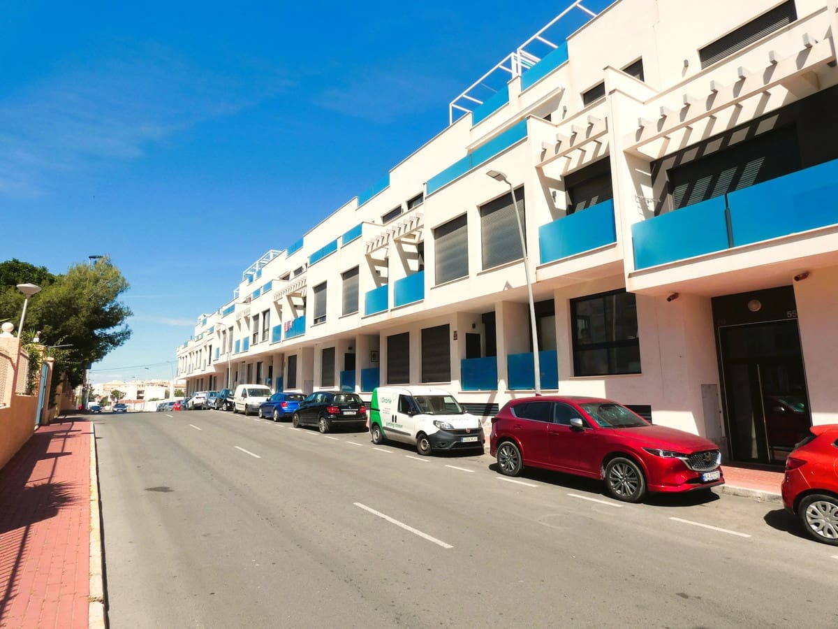 3 sovrum Lägenhet till salu i Torrevieja med pool - 229 000 € (Ref: 10137808)