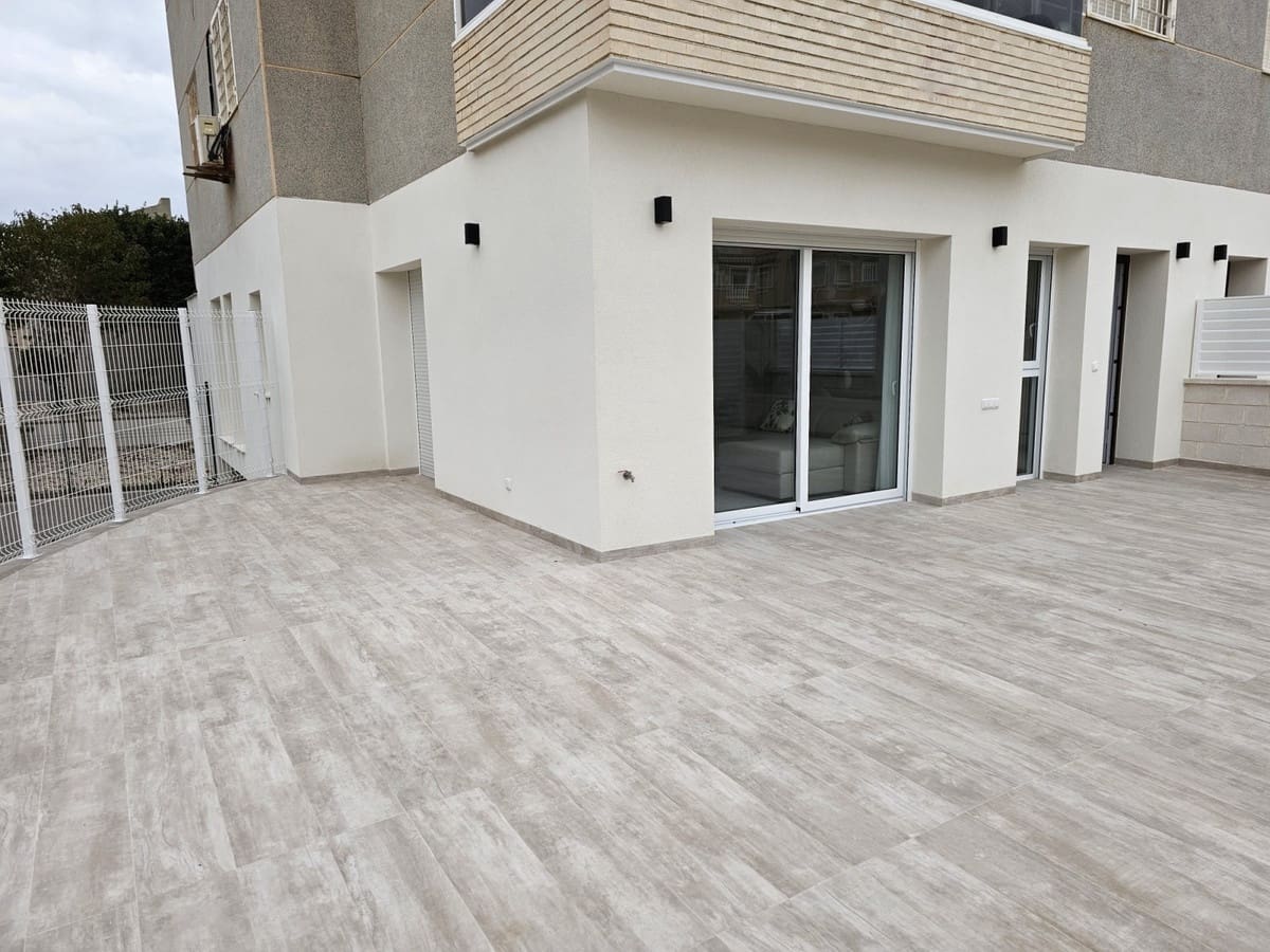 3 quarto Apartamento para venda em Torrevieja com piscina garagem - 300 000 € (Ref: 10138271)