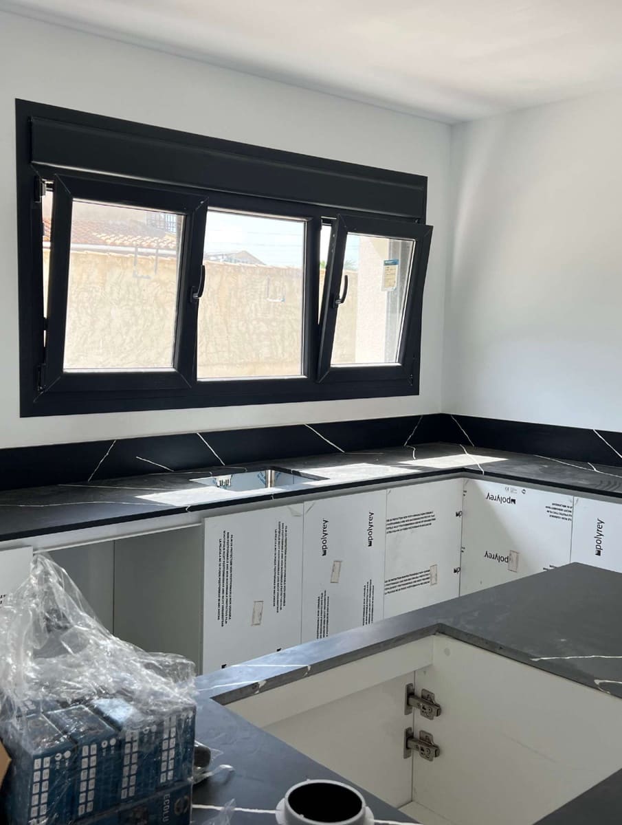 5 soverom Villa til salgs i Torrevieja med svømmebasseng garasje - € 1 200 000 (Ref: 10138525)