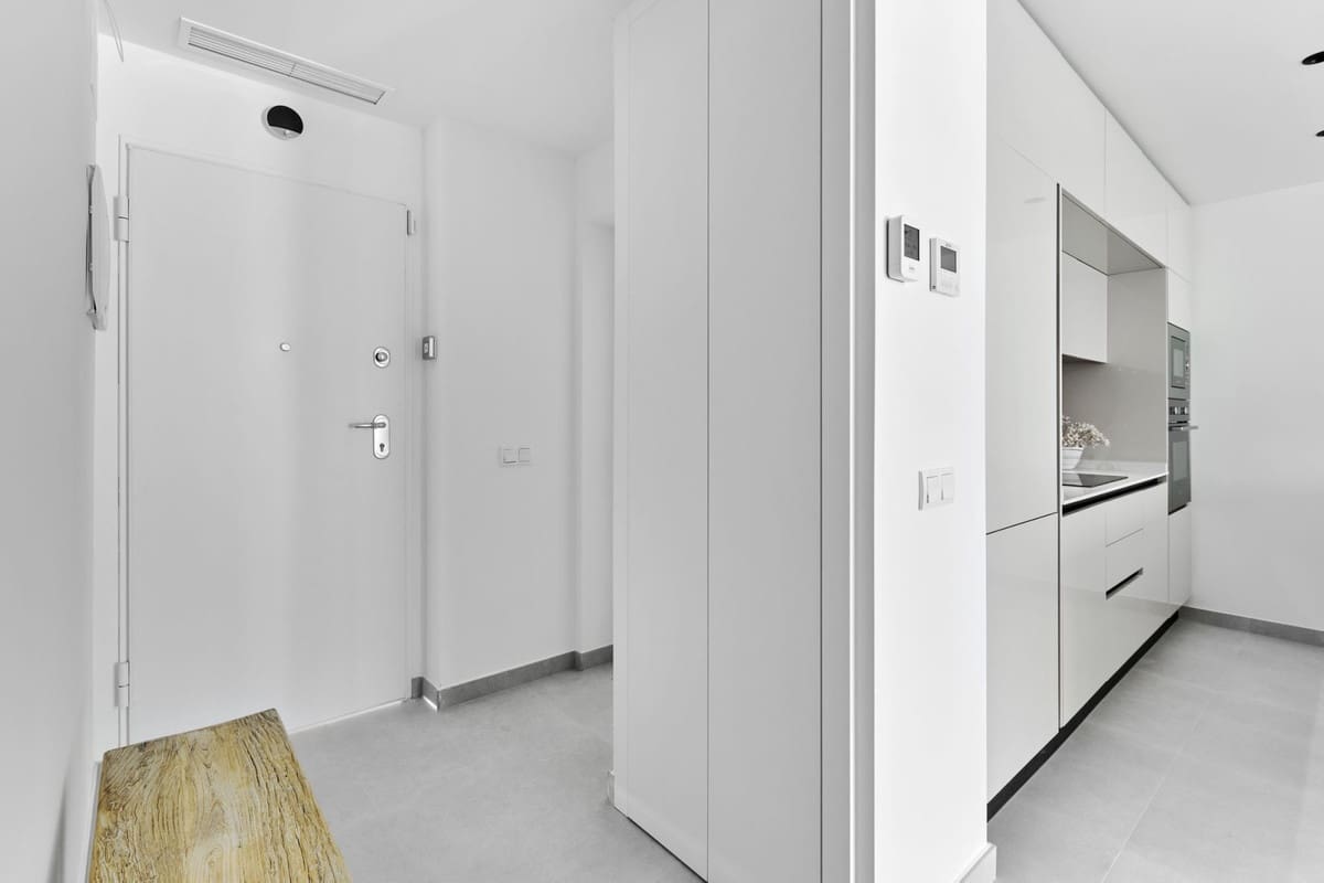 2 soverom Leilighet til salgs i Torrevieja med svømmebasseng garasje - € 380 000 (Ref: 10138539)