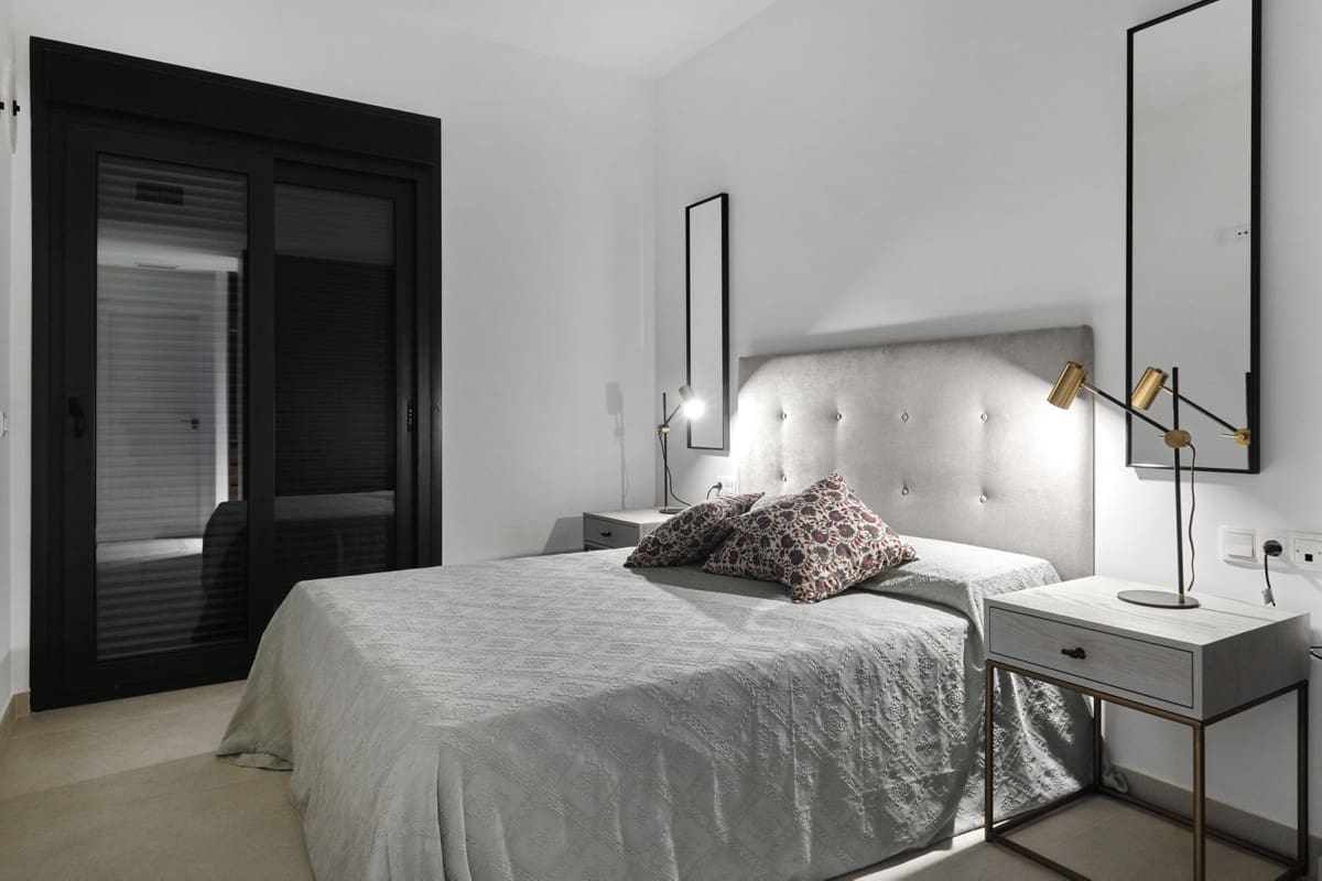 2 soverom Leilighet til salgs i Torrevieja med svømmebasseng garasje - € 380 000 (Ref: 10138539)