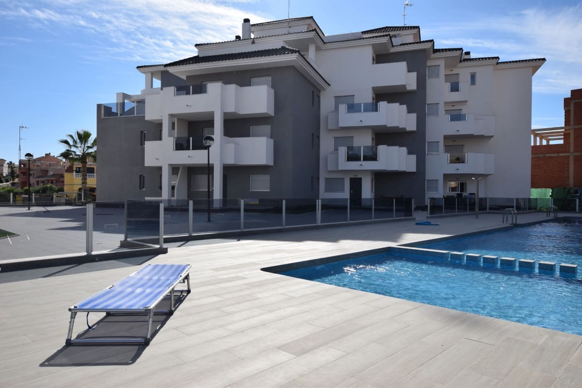 2 soveværelse Lejlighed til salg i Orihuela med swimmingpool garage - € 283.000 (Ref: 10138654)