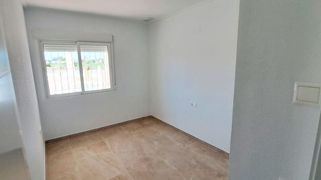 3 makuuhuone Huvila myytävänä paikassa Catral mukana 
autotalli - 415 000 € (Ref: 10138708)