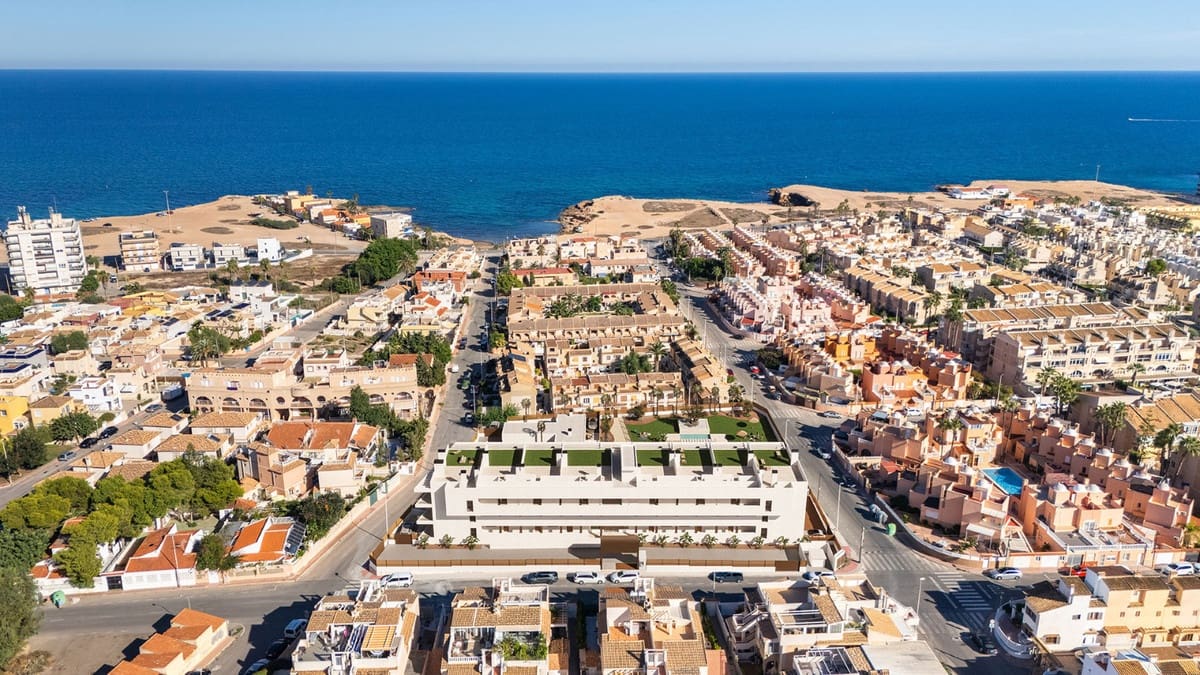 2 soverom Leilighet til salgs i Torrevieja med svømmebasseng garasje - € 404 900 (Ref: 10139250)