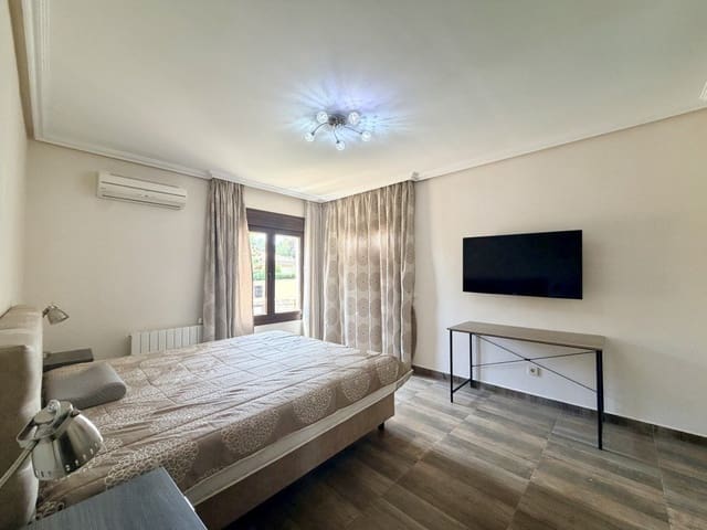 3 chambre Villa/Maison à vendre à La Zenia, Orihuela avec piscine garage - 1 100 000 € (Ref: 10139260)