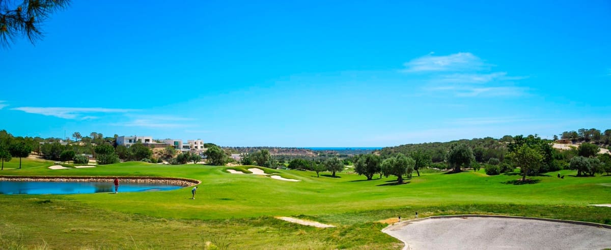 Chalet de 4 habitaciones en Las Colinas Golf en venta con piscina - 1.650.000 € (Ref: 10140512)