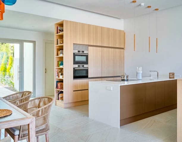 4 bedroom Villa for sale in Las Colinas Golf, Orihuela with pool - € 1,650,000 (Ref: 10140512)
