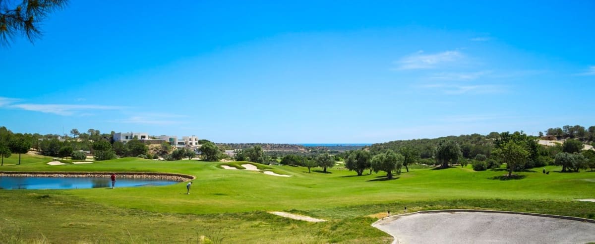 Chalet de 4 habitaciones en Las Colinas Golf en venta con piscina - 1.650.000 € (Ref: 10140513)