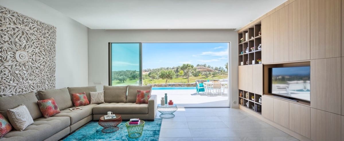 Chalet de 4 habitaciones en Las Colinas Golf en venta con piscina - 1.650.000 € (Ref: 10140513)