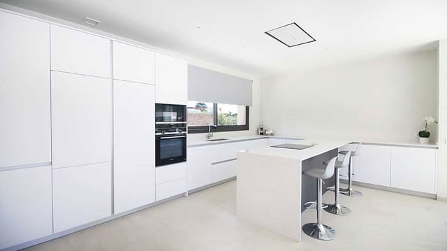 3 sypialnia Willa na sprzedaż w Las Colinas Golf, Orihuela z basenem garażem - 950 000 € (Ref: 10140515)