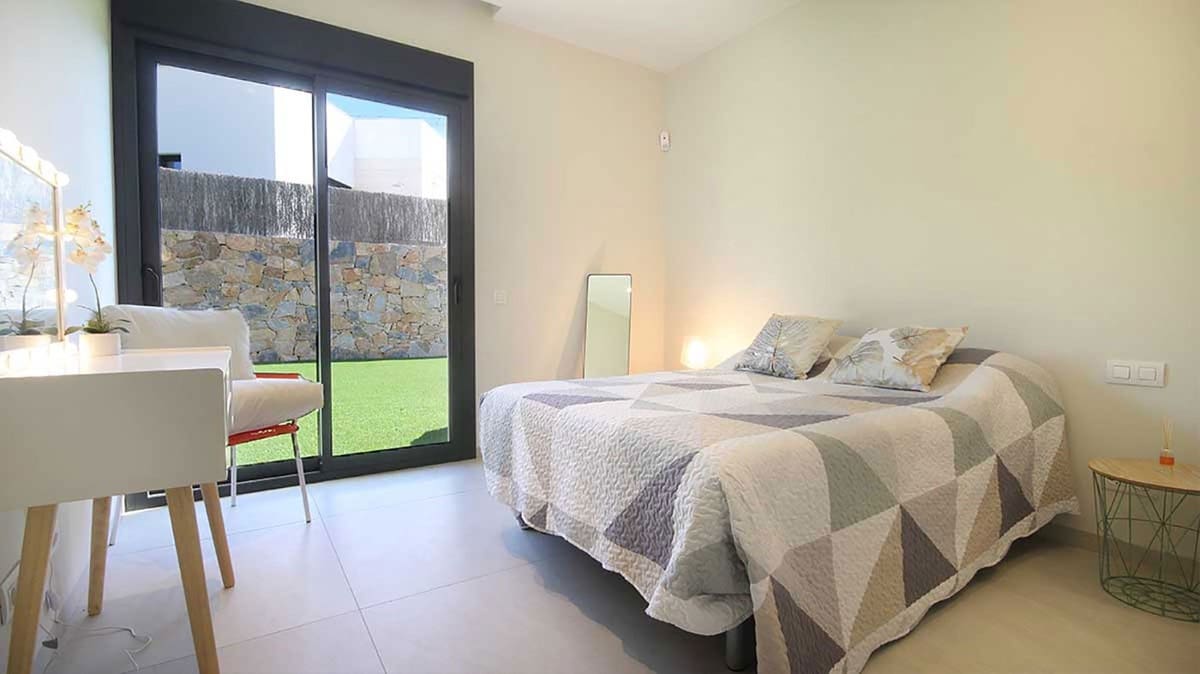 3 sypialnia Willa na sprzedaż w Las Colinas Golf z basenem garażem - 950 000 € (Ref: 10140515)
