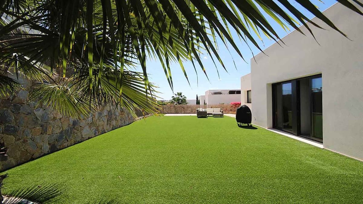 3 sypialnia Willa na sprzedaż w Las Colinas Golf z basenem garażem - 950 000 € (Ref: 10140515)