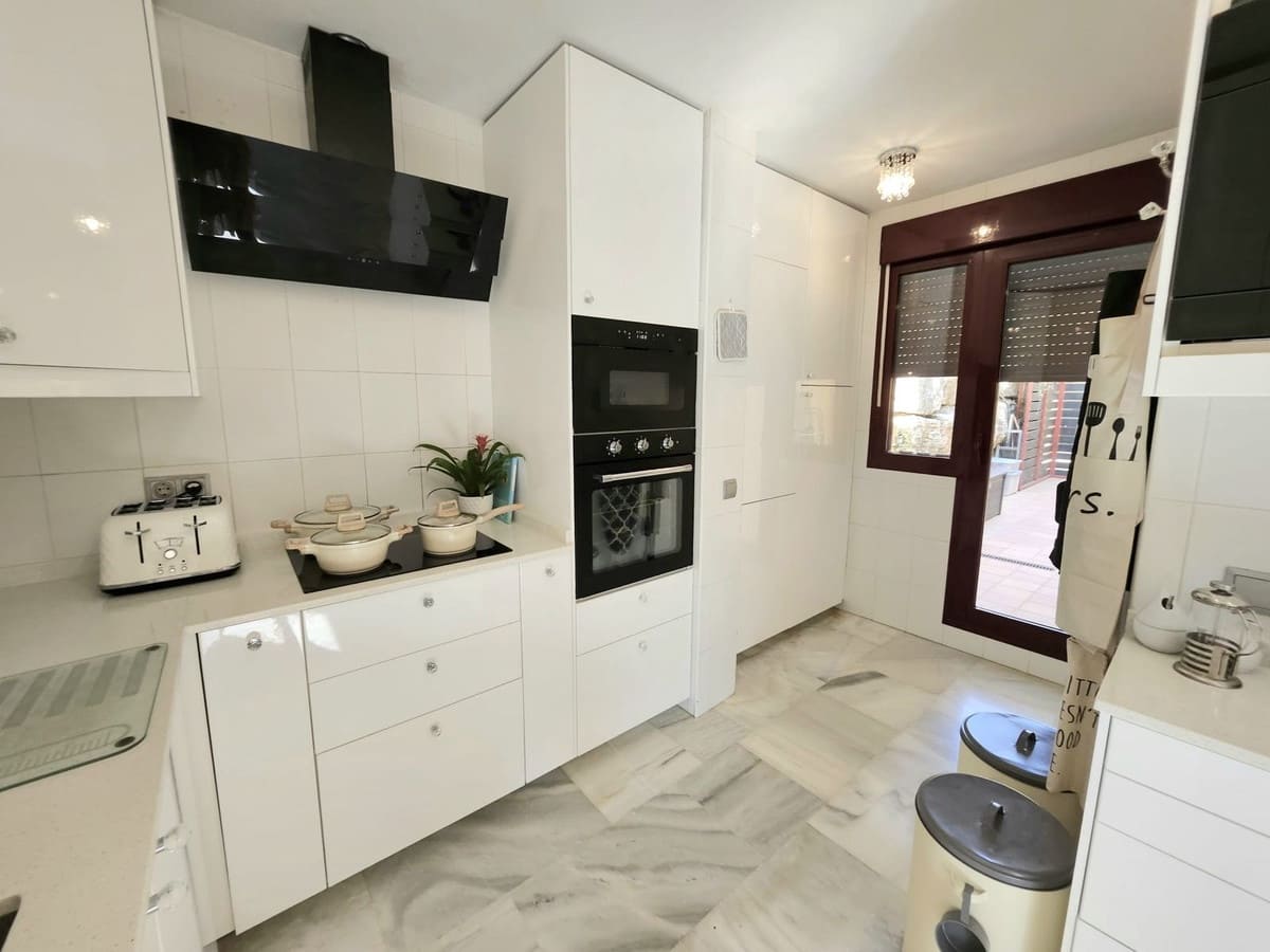 3 soverom Villa til salgs i Benahavis med svømmebasseng garasje - € 475 000 (Ref: 10140546)