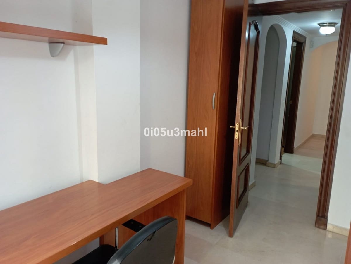 2 soveværelse Lejlighed til salg i Malaga by med garage - € 309.900 (Ref: 10140565)