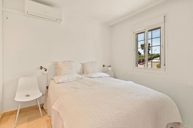3 soverom Hus til salgs i El Paraiso, Estepona med svømmebasseng garasje - € 749 000 (Ref: 10140571)