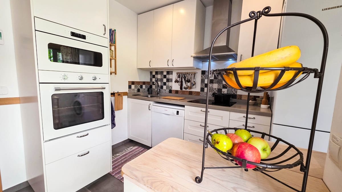 2 soverom Hus til salgs i Manilva med svømmebasseng - € 330 000 (Ref: 10140574)